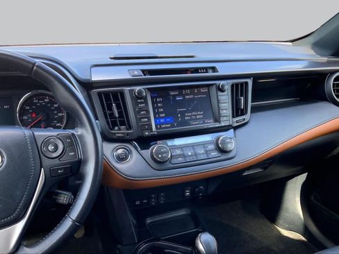 Used 2017 Toyota RAV4 SE w/ Advanced Technology Package FWD image 7