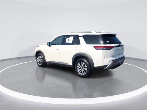 Used 2022 Nissan Pathfinder SL image 6