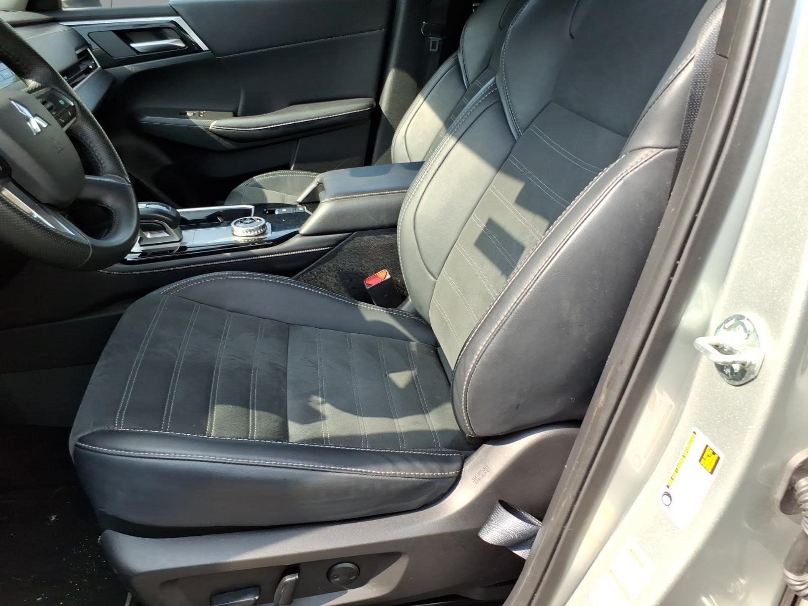 Used 2025 Mitsubishi Outlander SE AWD/4WD image 12