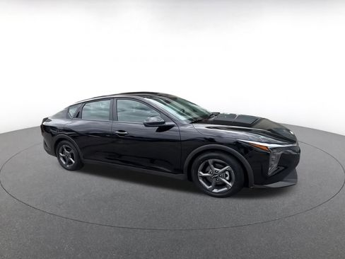 Used 2025 Kia K4 FWD image 2