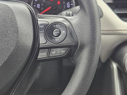 Used 2020 Toyota RAV4 XLE w/ Convenience Package FWD image 25