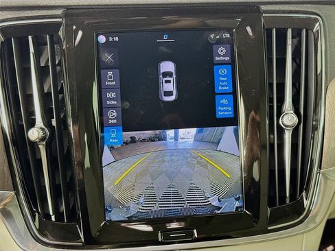 Used 2023 Volvo S90 B6 Plus AWD/4WD image 18