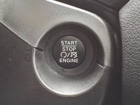 Certified 2021 Jeep Renegade Limited w/ Sun & Sound Group image 24