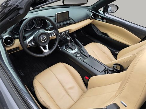 Used 2016 MAZDA MX-5 Miata Grand Touring RWD image 37