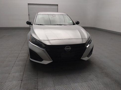 Used 2024 Nissan Altima 2.5 SV FWD image 14