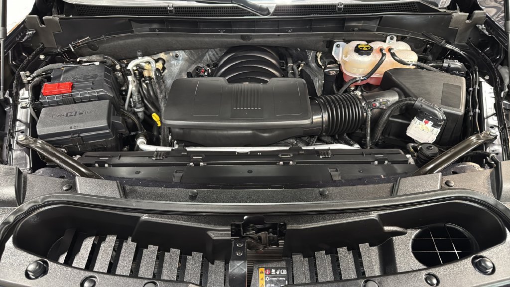 Used 2024 GMC Yukon AT4 w/ AT4 Premium Package AWD/4WD image 39