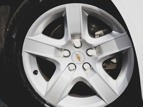 Used 2011 Chevrolet Malibu LS image 12