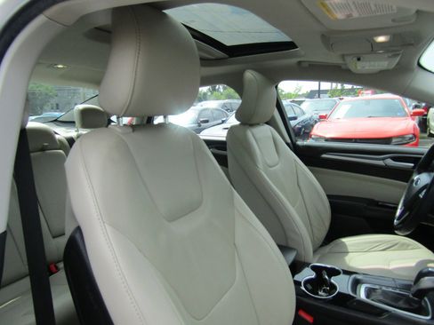 Used 2016 Ford Fusion Titanium AWD/4WD image 13