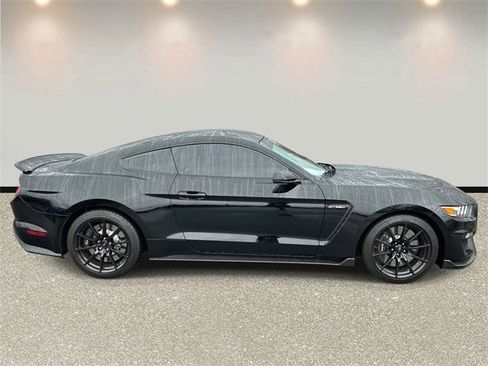Used 2017 Ford Mustang Shelby GT350 image 4
