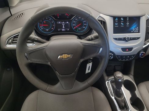 Used 2018 Chevrolet Cruze LS image 22