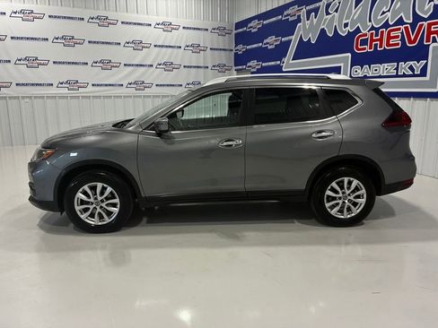 Used 2019 Nissan Rogue SV AWD/4WD image 3