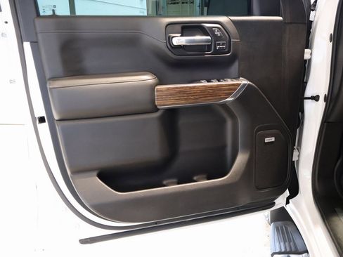 Used 2019 Chevrolet Silverado 1500 High Country w/ High Country Premium Package image 11