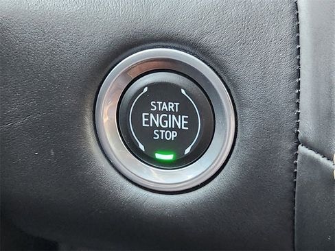 Used 2023 GMC Yukon Denali Ultimate image 18