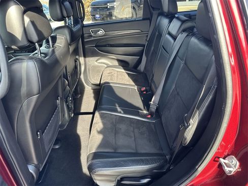 Used 2021 Jeep Grand Cherokee Laredo X image 23