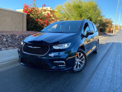 Used 2023 Chrysler Pacifica Pinnacle image 77