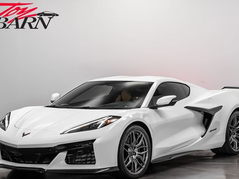 Used 2023 Chevrolet Corvette Z06 w/ Engine Appearance Package image 9