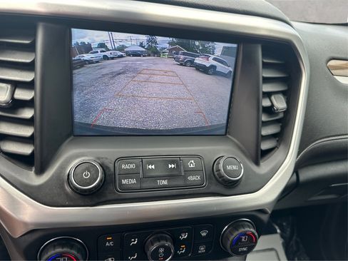 Used 2018 GMC Acadia SLE w/ Driver Alert Package I AWD/4WD image 31