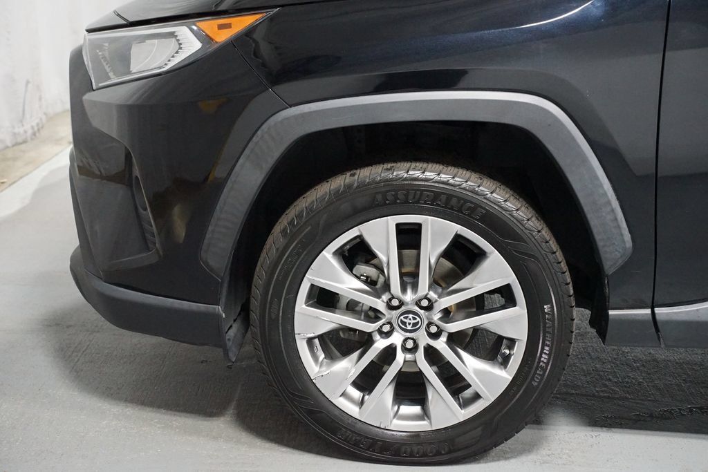 Certified 2019 Toyota RAV4 XLE Premium w/ Cold Weather Package FWD image 5
