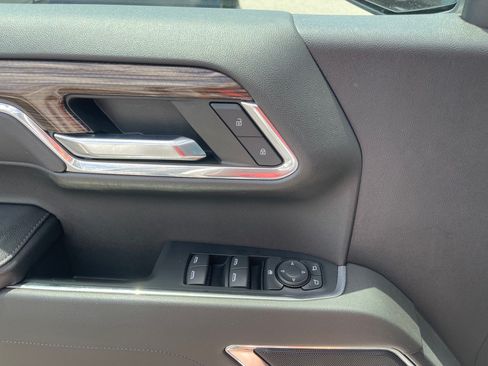 Used 2023 Chevrolet Silverado 1500 LT w/ Protection Package RWD image 8