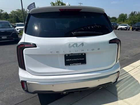 Certified 2024 Kia Telluride EX w/ EX Captain's Chair Package FWD image 5
