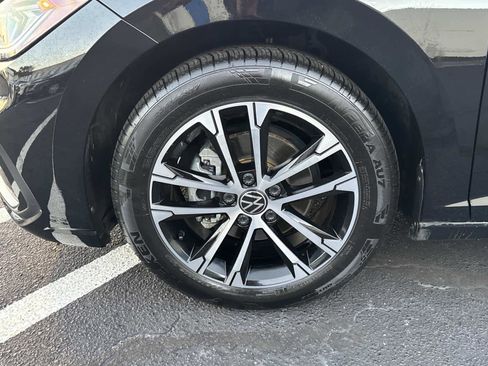 Certified 2025 Volkswagen Jetta Sport image 10