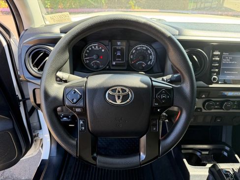 Used 2022 Toyota Tacoma SR AWD/4WD image 19