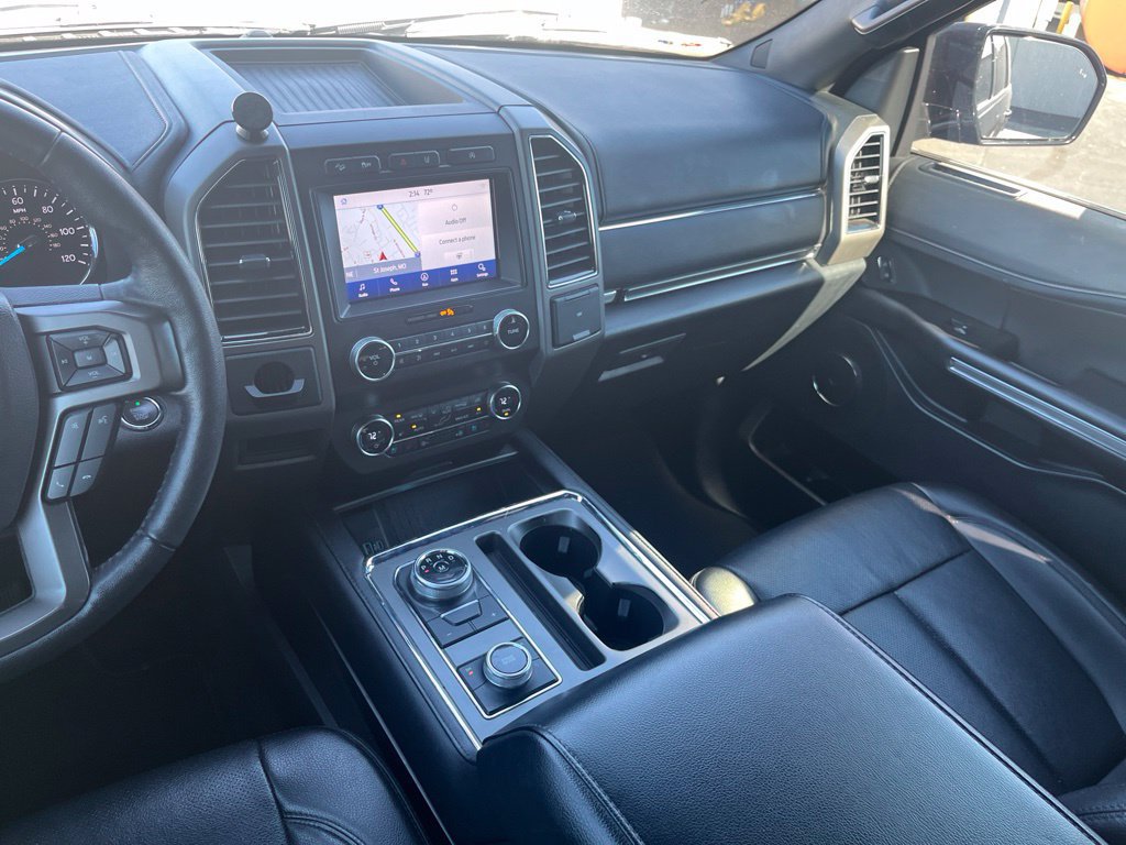 Used 2020 Ford Expedition XLT w/ Equipment Group 202A AWD/4WD image 28