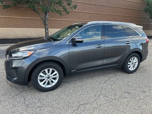 Used 2019 Kia Sorento AWD w/ LX Convenience Package image 2