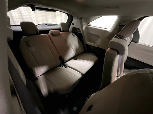 Certified 2024 Toyota Sienna LE image 17