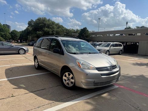 Used 2005 Toyota Sienna LE FWD image 2