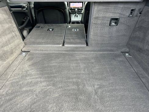 Used 2020 Porsche Macan image 17