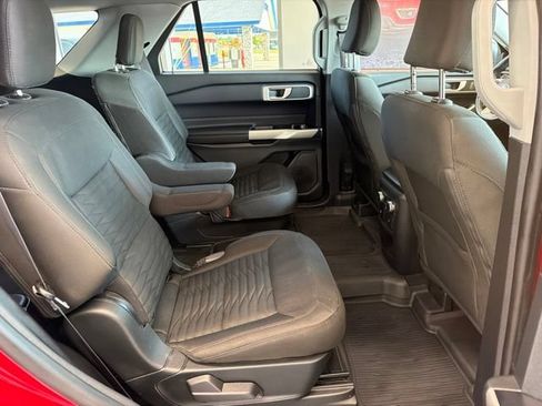 Used 2021 Ford Explorer XLT w/ Class III Trailer Tow Package AWD/4WD image 8