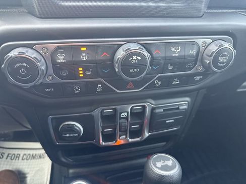 Used 2021 Jeep Wrangler Unlimited Sport image 34