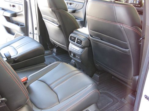 Used 2023 Honda Pilot TrailSport image 41