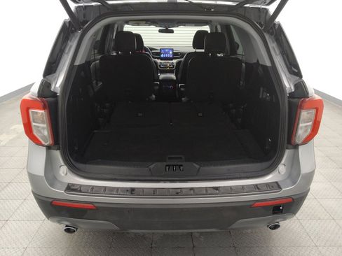Used 2021 Ford Explorer XLT w/ Equipment Group 202A RWD image 29
