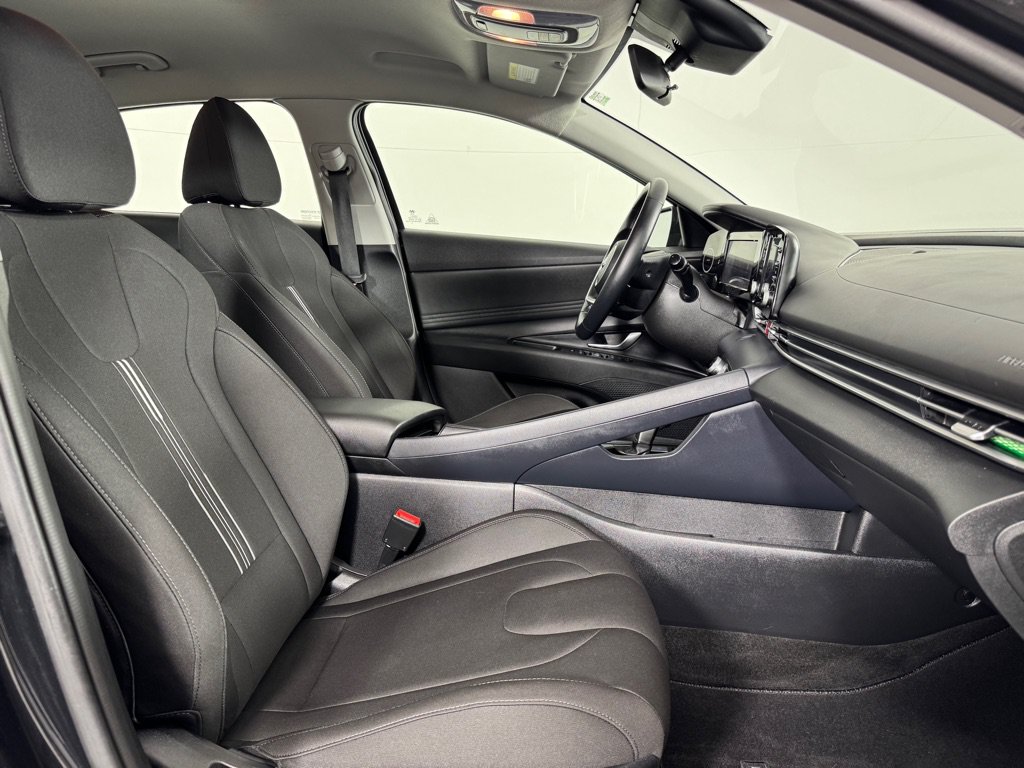 Used 2021 Hyundai Elantra SEL w/ Convenience Package FWD image 19