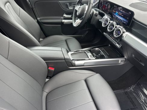 Certified 2025 Mercedes-Benz GLB 250 image 16