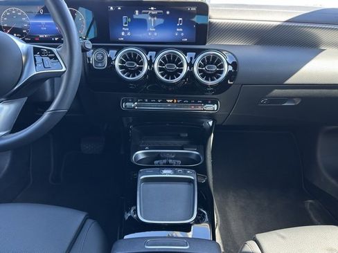 Used 2025 Mercedes-Benz CLA 250 4MATIC image 13