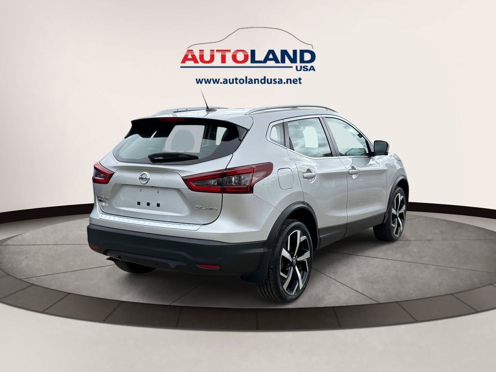 Used 2022 Nissan Rogue Sport SL AWD/4WD image 4