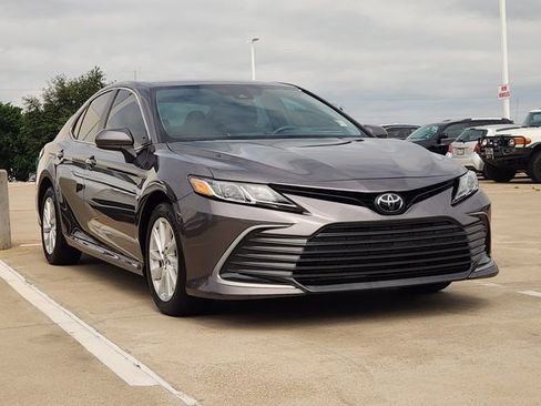 Used 2023 Toyota Camry LE AWD/4WD image 2