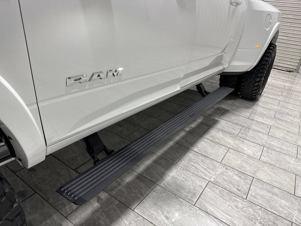 Used 2025 RAM 3500 Longhorn AWD/4WD image 37
