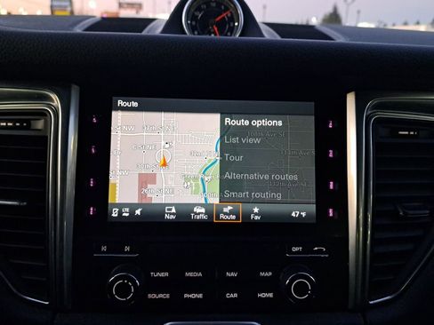 Used 2018 Porsche Macan image 24