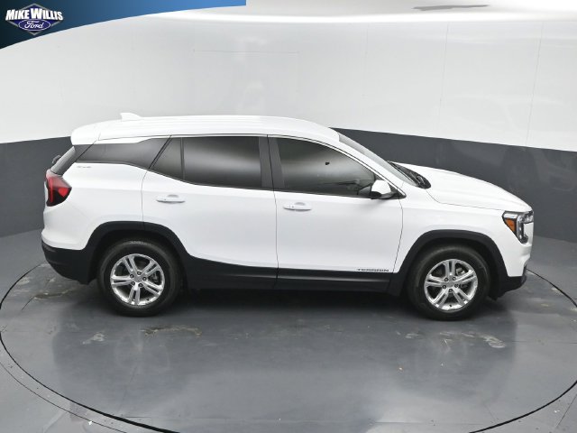 Used 2024 GMC Terrain SLE FWD image 16