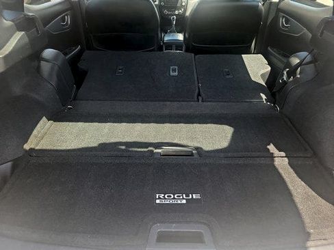 Used 2020 Nissan Rogue Sport SL FWD image 11