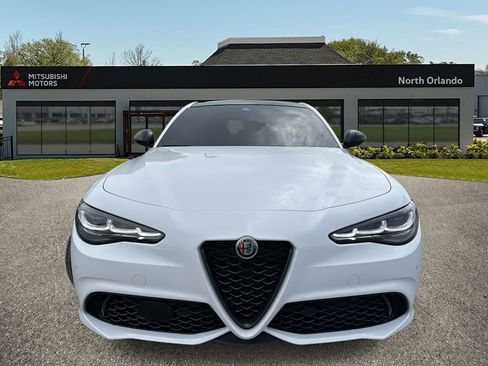 Used 2024 Alfa Romeo Giulia Veloce image 8