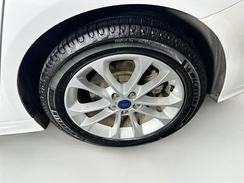 Used 2019 Ford Fusion SE image 11