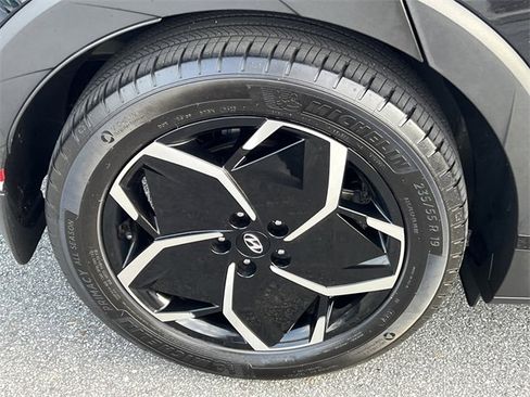Certified 2023 Hyundai Ioniq 5 SEL image 18