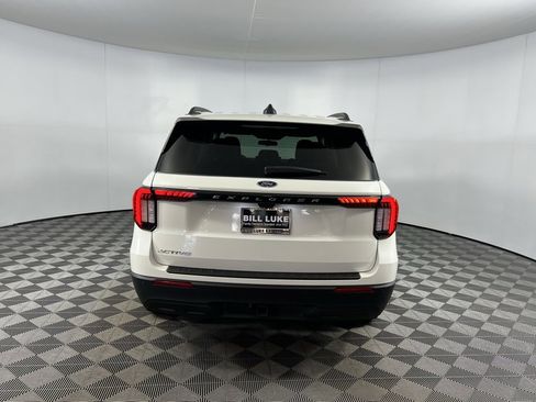 Used 2025 Ford Explorer Active image 7