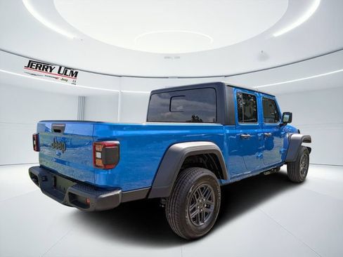 New 2026 Jeep Gladiator Sport AWD/4WD image 3