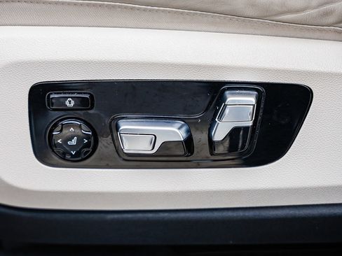 Used 2020 BMW X5 M50i w/ Executive Package image 22